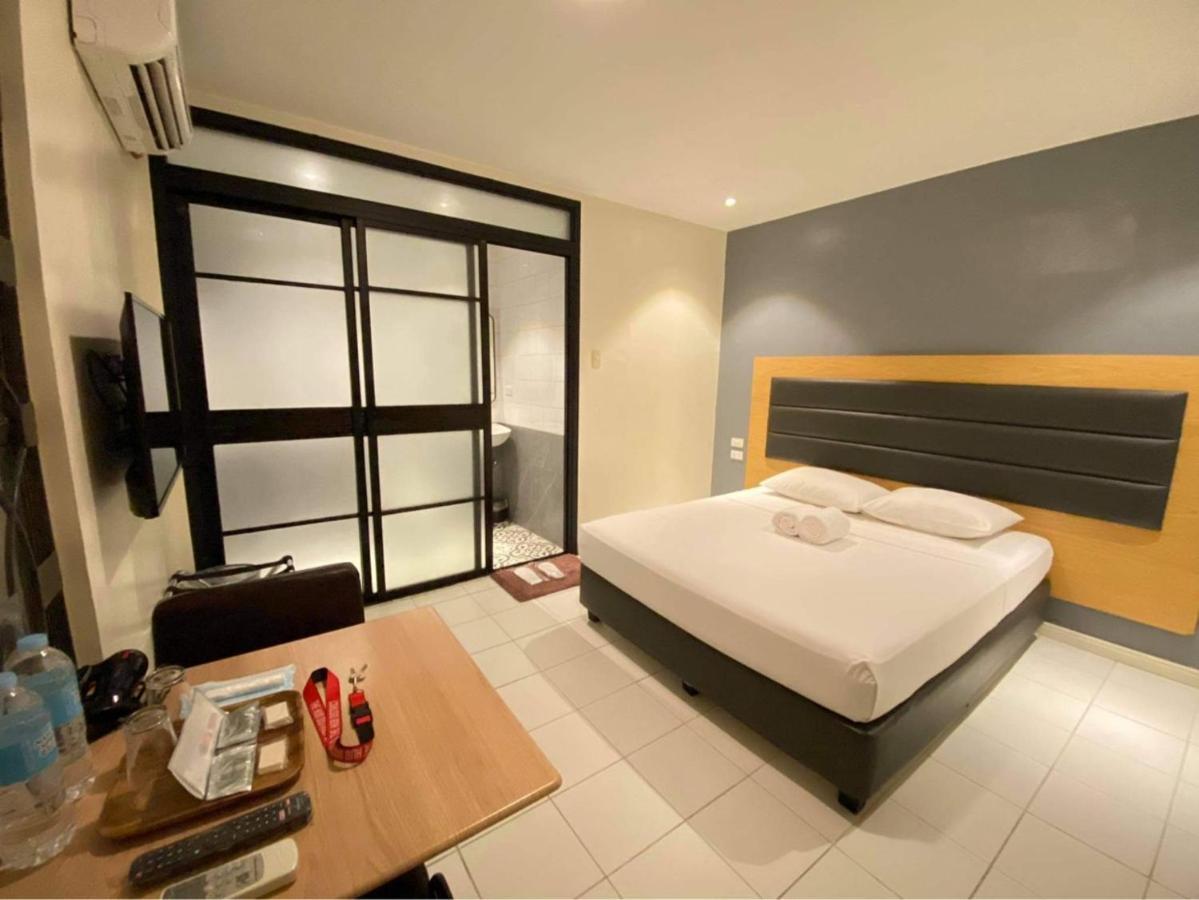 The Hub District Garden Suites Пасай Экстерьер фото
