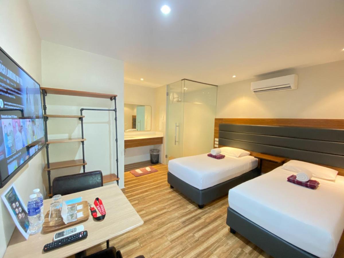The Hub District Garden Suites Пасай Экстерьер фото